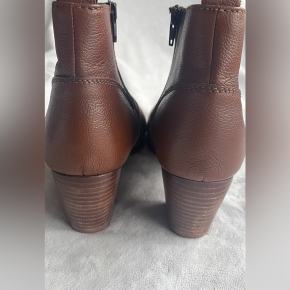 Women’s short leather booties. Size 10 - Picture 2 of 5
